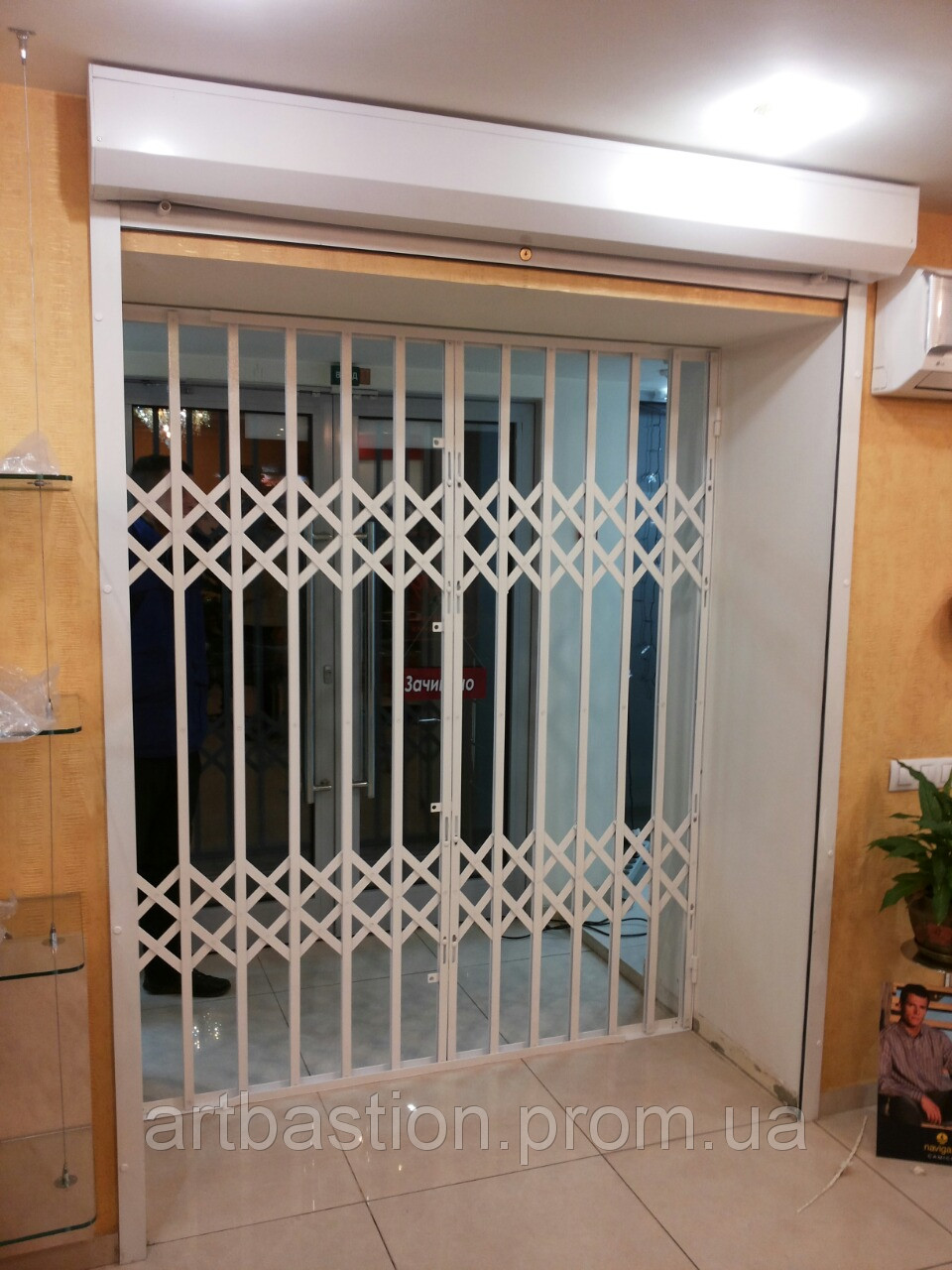 Раздвижные решетки на окна и двери на заказ в Киеве | Арт Бастион