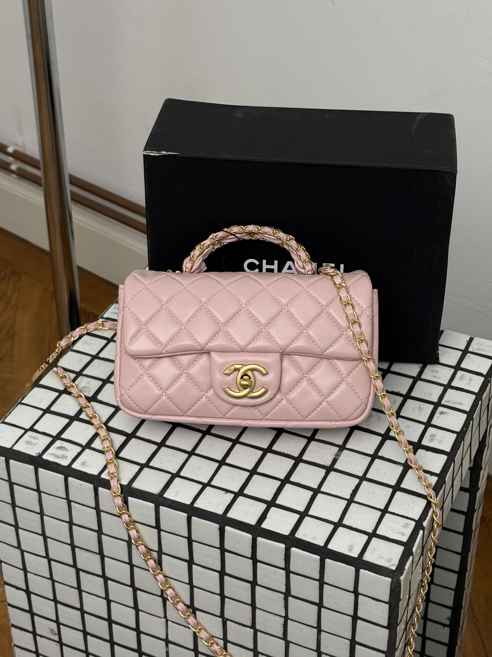 Chanel Mini Rectangular Flap Bag with Top Handle Pink 19 х 10 х 6 см, фото 1