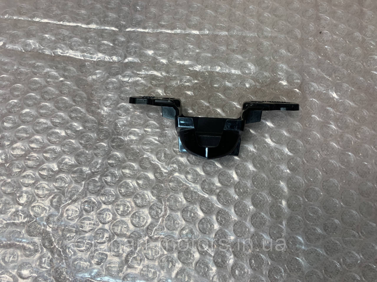 Заглушка камери решітки радіатора Mazda CX-30 2019- б/у Original DFR750705, фото 1