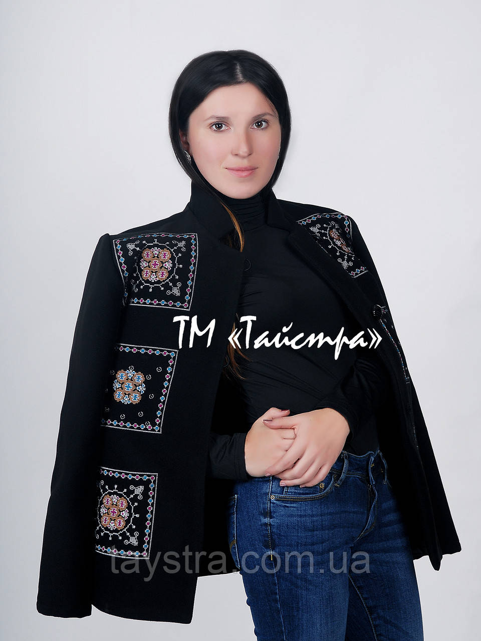 Черное пальто женское кашемир с вышивкой, этностиль - фото 2 - id-p524632914