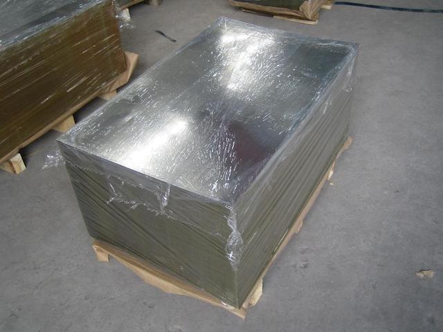 Алюминиевый лист на поддоне Алюминиевый лист на поддоне