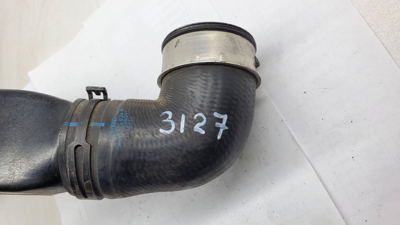 

Патрубок интеркулера 3B0145834P Audi A4 A6 Passat B5 Superb 1,9TDi 3B0145834P