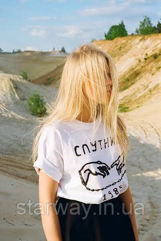 Жіноча футболка з принтом спутник 1985 hands