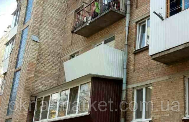 Обшивка балконів профнастилом, в Києві на вул. Дашавская Обшивка балконів профнастилом, Київ вул. Дашавская