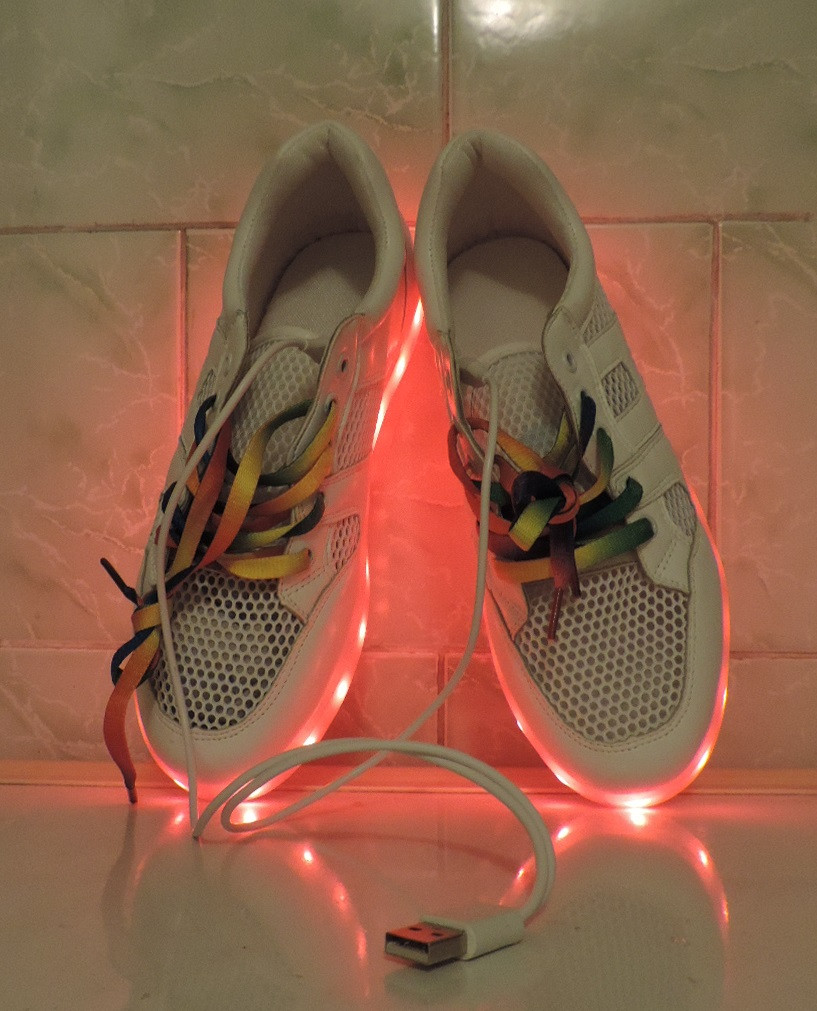 Светящиеся детские кроссовки. LED кроссовки с зарядкой от USB, ЭКО кожа. - фото 7 - id-p526229433