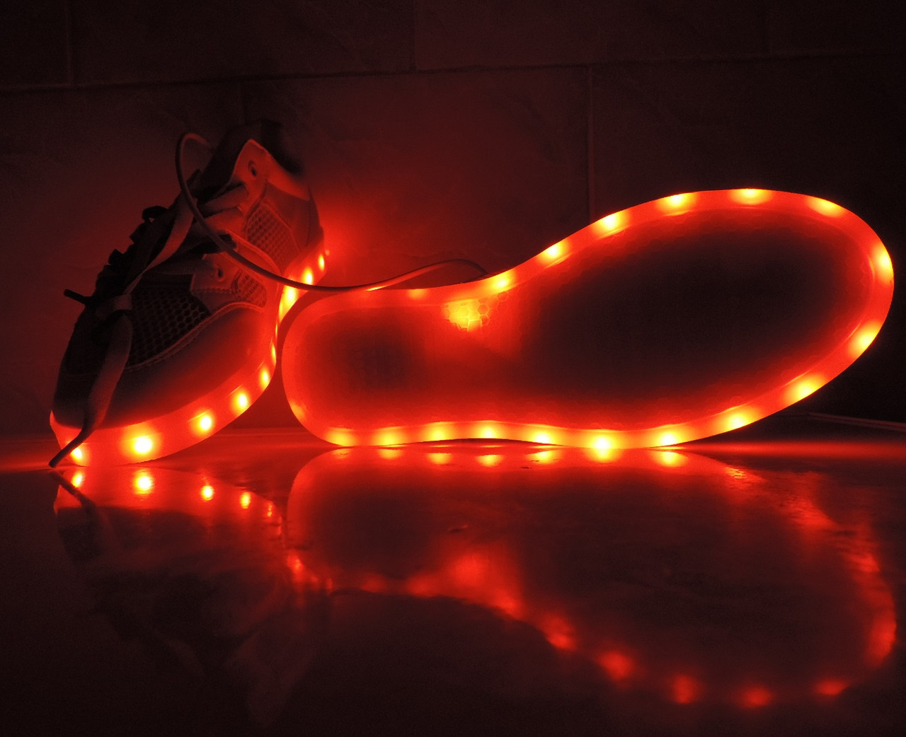 Светящиеся детские кроссовки. LED кроссовки с зарядкой от USB, ЭКО кожа. - фото 8 - id-p526229433