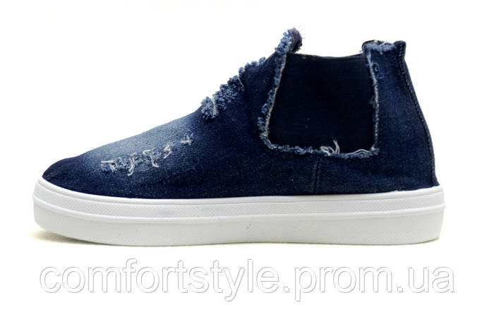 Купить Рваные джинсовые ботинки - слипоны на белой подошве унисекс с ...