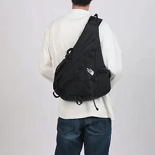 Маст-Хев! Сумка-слинг The North Face Electron Sling Bag в черном цвете.