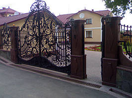 Облицювання гранітом огорожі
