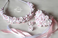 Свадебный комплект украшений браслет, обруч и серьги "Бело-розовый жасмин"