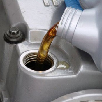 Заміна оливи та оливного фільтра двигуна