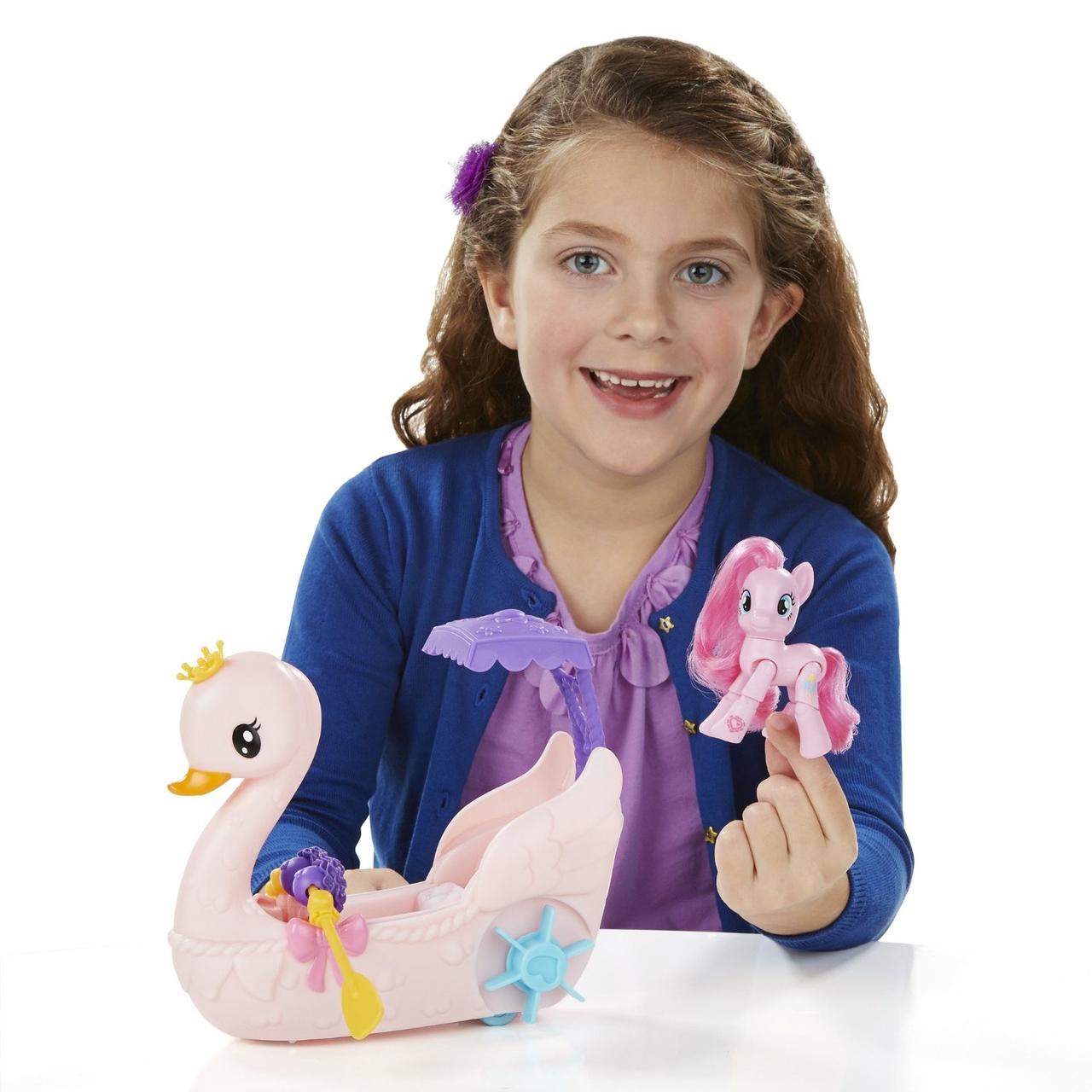 Пінкі Пай в човні My Little Pony Friendship is Magic Pinkie Pie Row&Ride