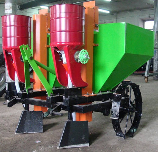 У продажу тюковальный апарат ДТЗ АТ-2