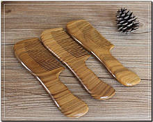 Натуральная деревянная расческа из сандала