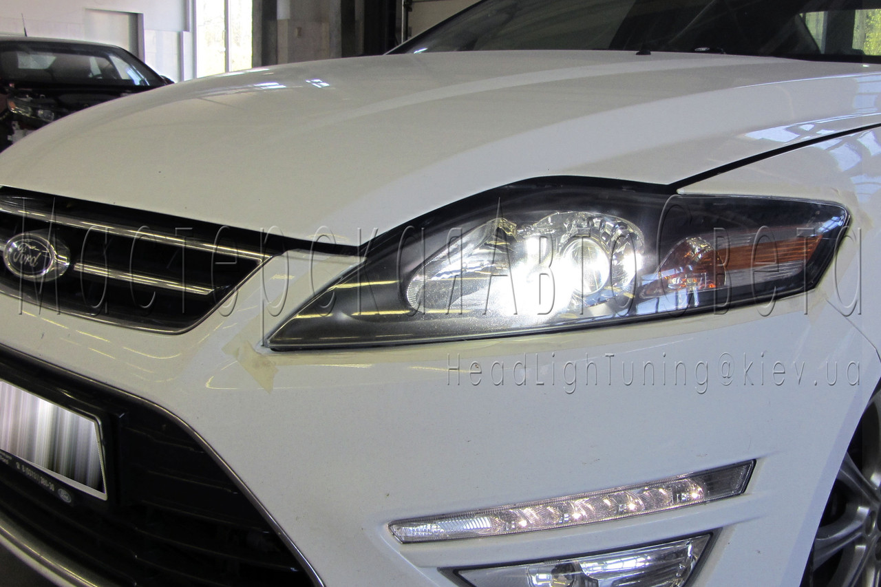 Ford Mondeo - установка біксенонових лінз Infolight Ultimate +50% LIGHT G5 2,5" H1