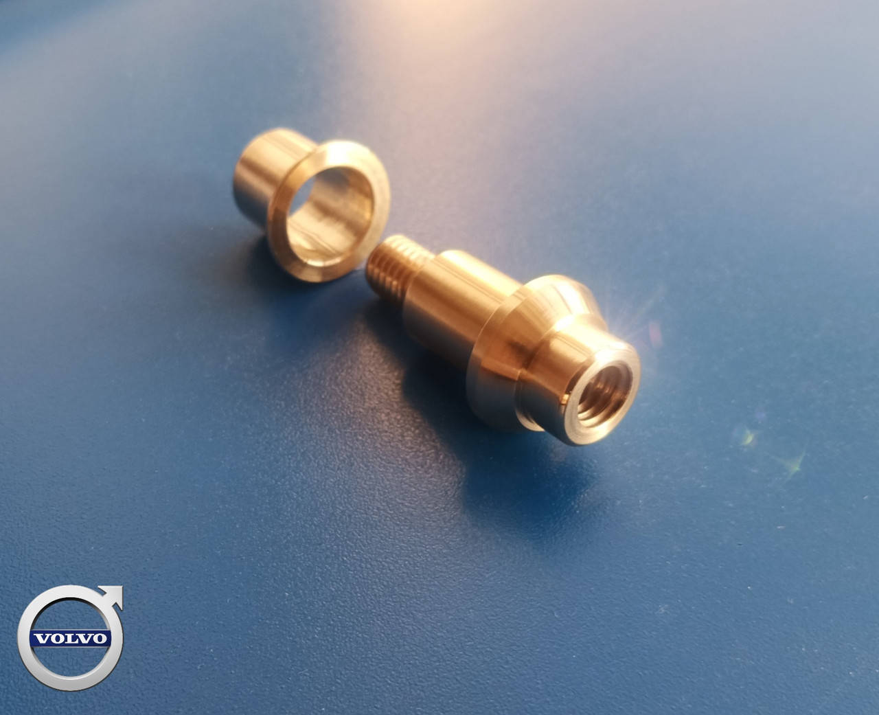 

Ремкомплект петель двери Volvo XC70, XC60, S80, V70 (втулка, штифт) 31457368