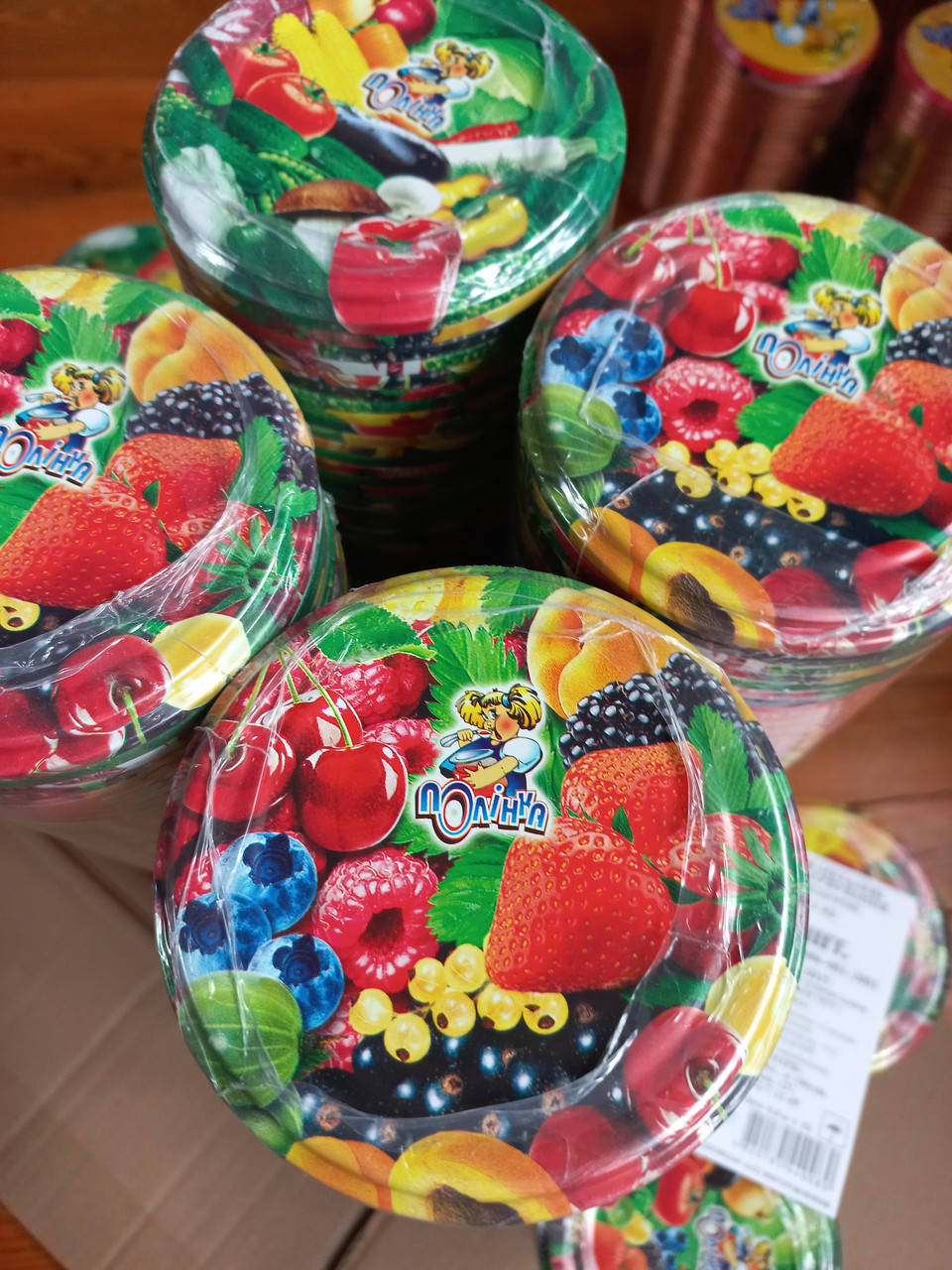 

В НАЯВНОСТІ Кришки металеві для консервування повнокольорові СКО 1-82 "Полінка" 50шт в пачці.Замовл. від 2пач