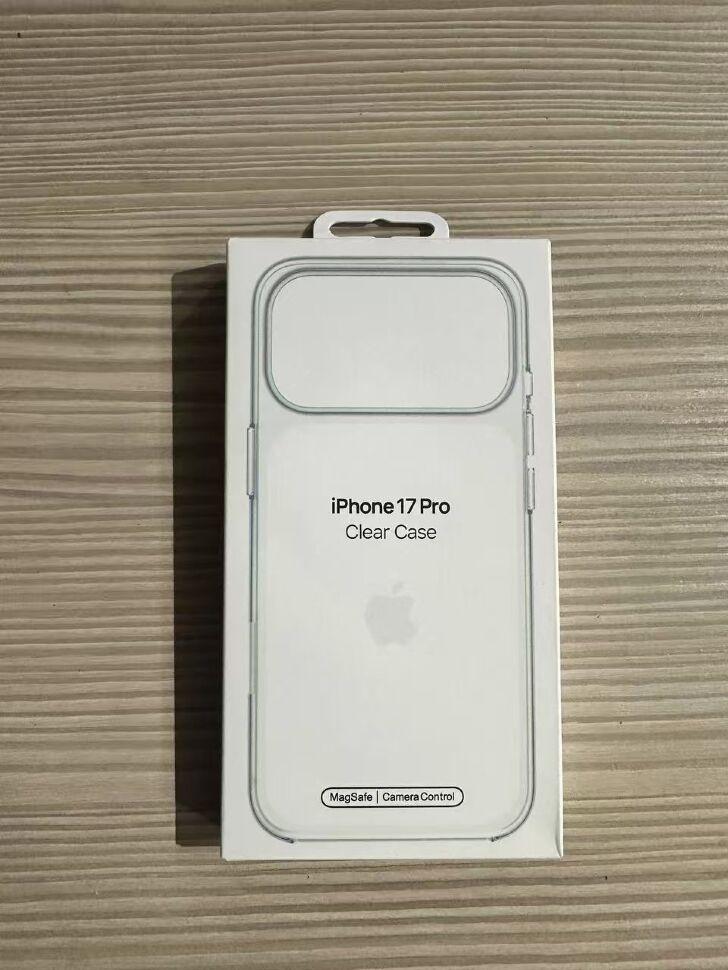 Чехол Clear Case Original with MagSafe Apple iPhone 17 Pro with button — Clear, фото 1