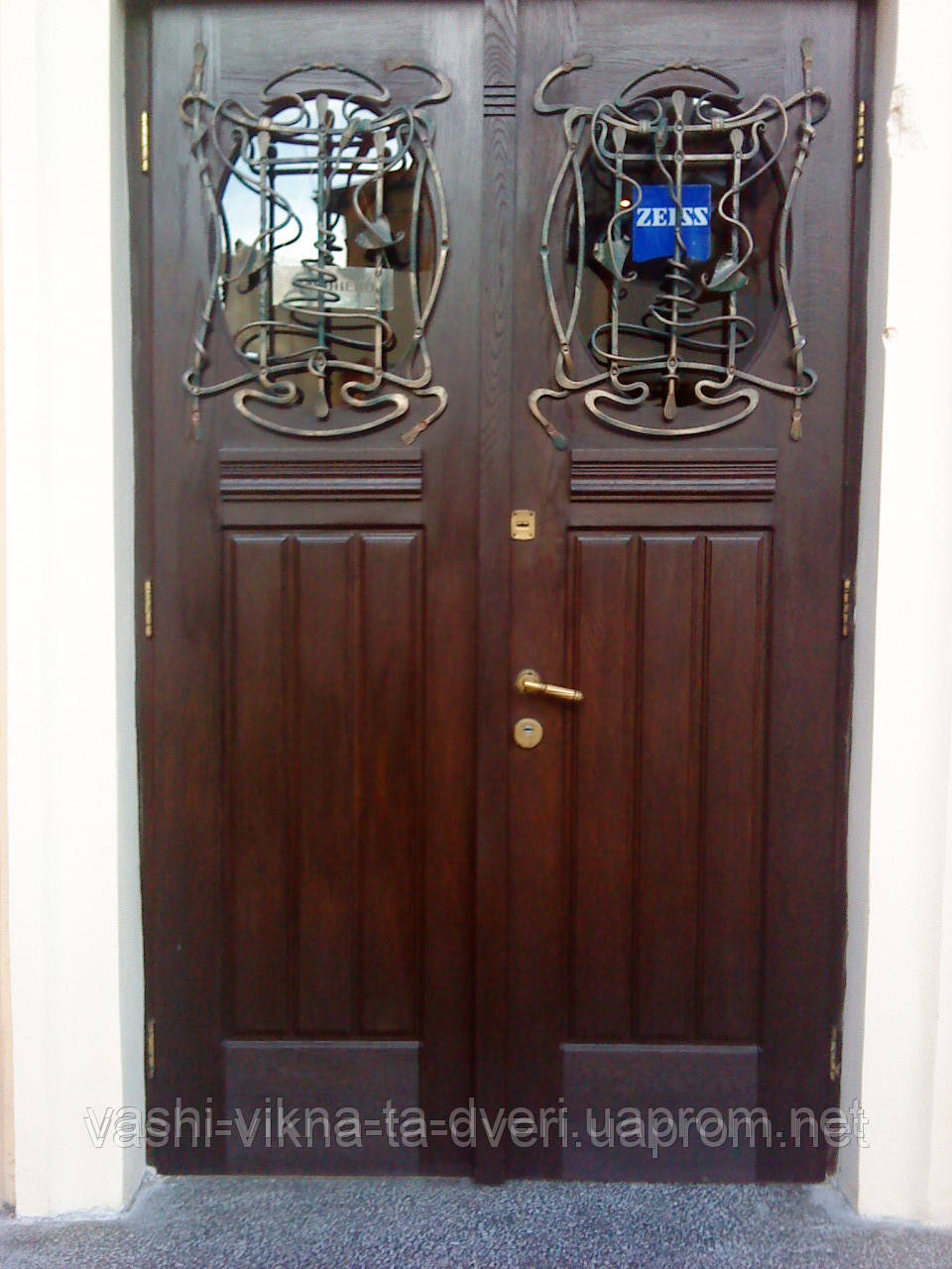Двері з масиву зі склопакетом та ковкою на замовлення - фото 8 - id-p1203575