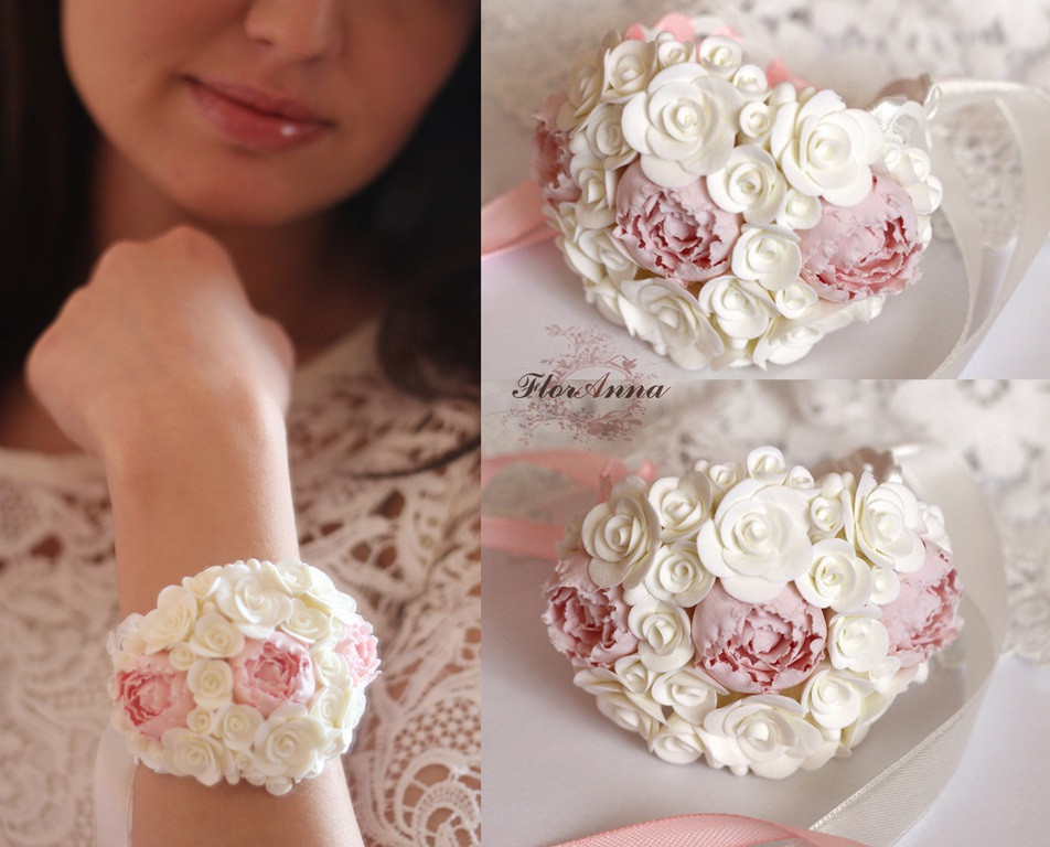 Весільний браслет з квітами "Персикові півонії та троянди айворі""