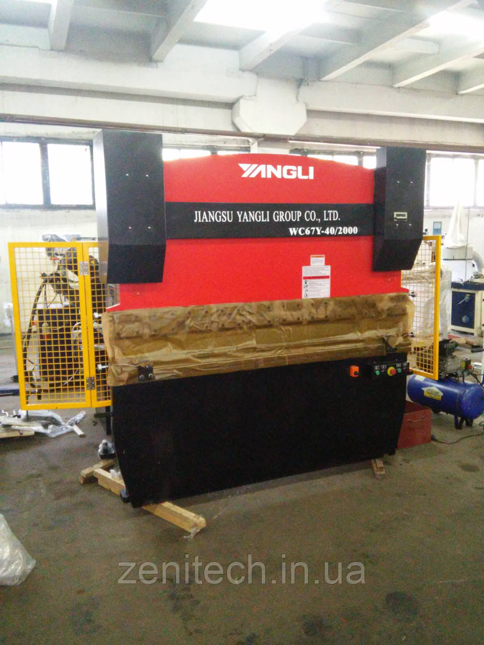 Гідравлічний гнучкий прес Yangli WC67Y