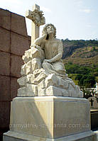 Уникальная скульптура из мрамора "Девушка на груде камней" № 1617