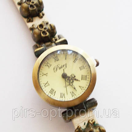 Годинник наручний жіночий. Шкіряний ремінець із черепами (бежевий)., фото 2