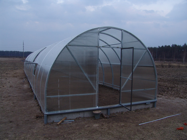 теплиці з полікарбонату