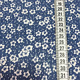 Шифон-органза з маленькими білими квіточками на синьому тлі, фото 2