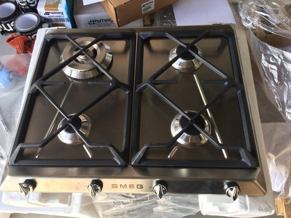 Нержавіюча поверхню з турбо пальником Італія Smeg SR964XGH