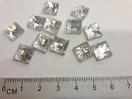 Стрази пластикові пришивні на 2 дірки. Білі, квадрати (9 х 9 мм), 30 шт.