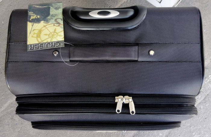 Чемодан дорожный CRUISER Турция средний новинка красный, цена 1749 грн ...