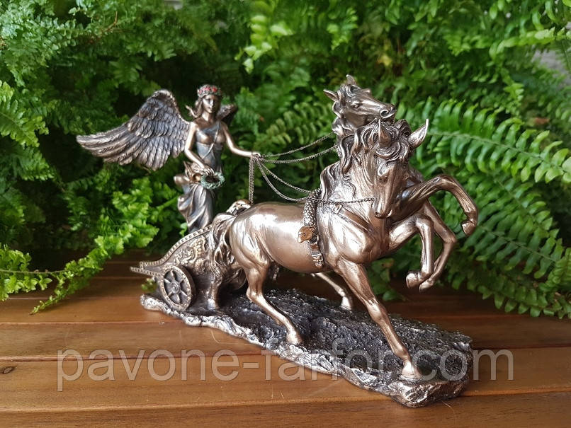 Подарункова статуетка Veronese "Ніка в колезі" 72736 A4, фото 1