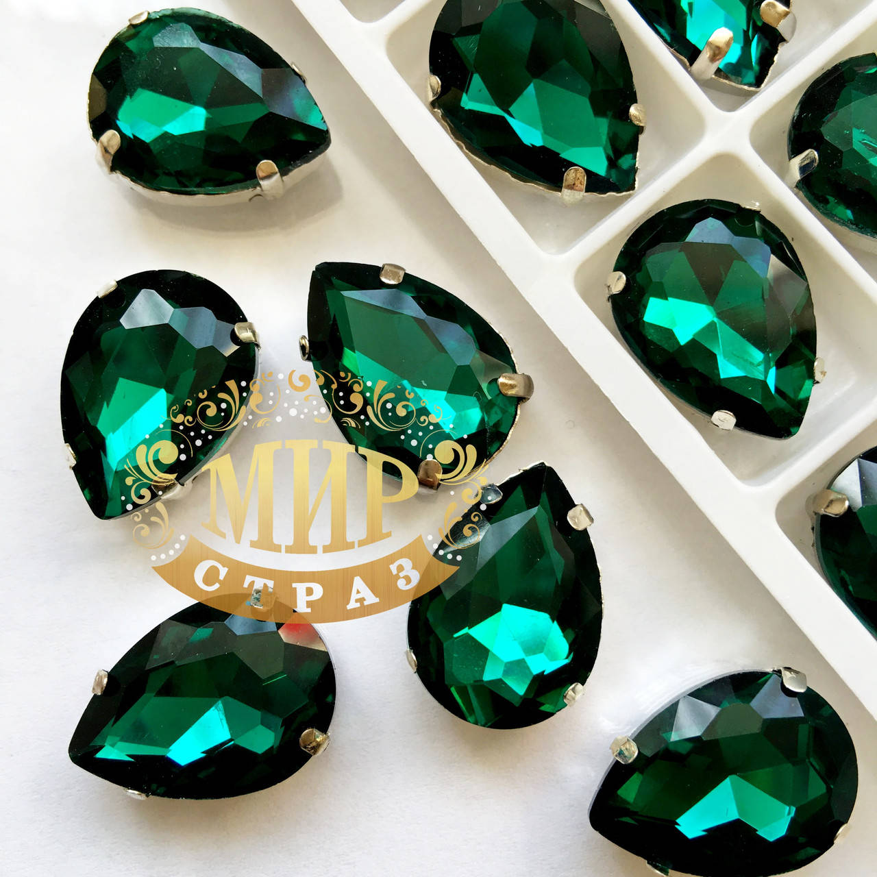 

Cтразы в цапах, Капля, Размер 18x25, Цвет Green Zircon