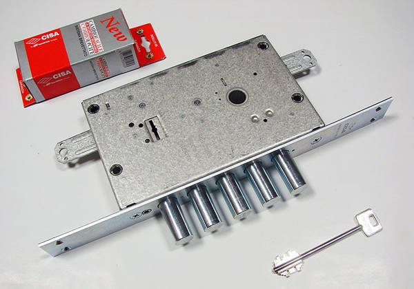 Механічні замки CISA - італійська якість та надійний захист