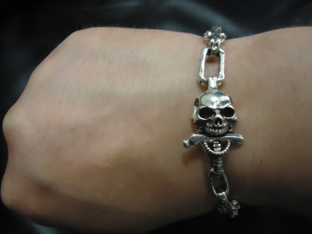 Мужской серебряный браслет байкерский Череп с костями 22,5 см 32 грамма - фото 4 - id-p535409899