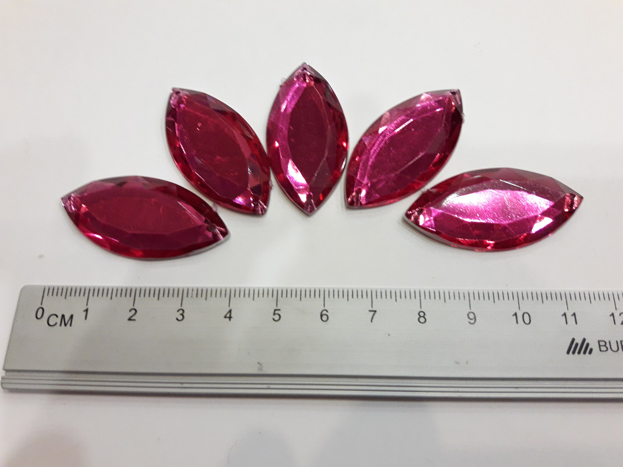 Стрази пришивні пластикові на 2 дірки. 5 шт. Рожеві, пелюстки (40 мм х 20 мм)