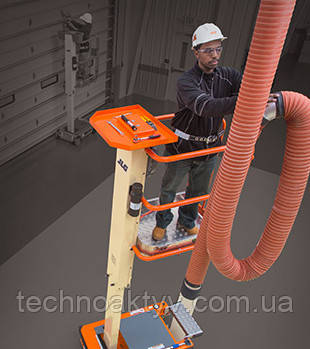 2015 Компания JLG приобрела Power Towers Ltd., расширив свою существующую линейку подъемников для доступа на небольшую высоту. 2015 Компания JLG приобрела Power Towers Ltd., расширив свою существующую линейку подъемников для доступа на небольшую высоту.
