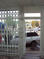Раздвижные решетки на окна и двери