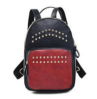 Рюкзак женский кожаный черный с красным карманом и заклепками