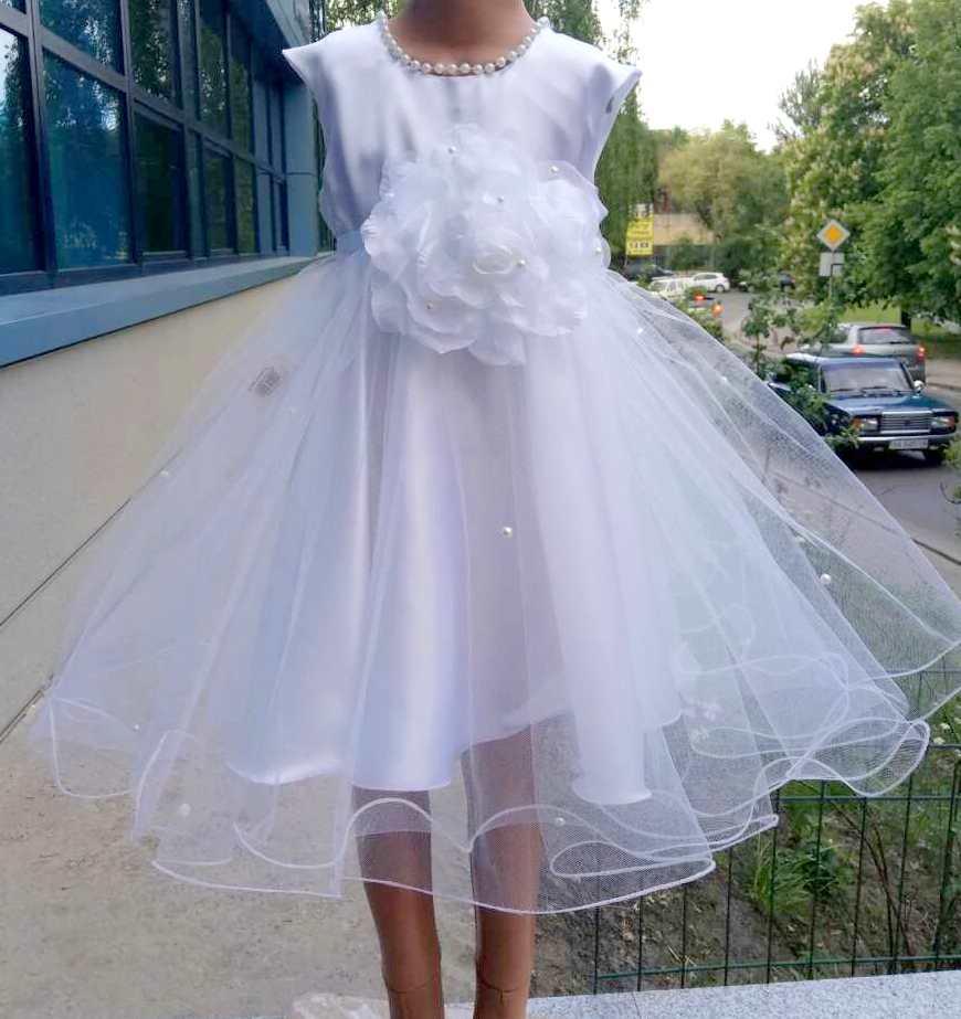 Белое нарядное пышное платье для девочки из атласа и фатина на выпускной - фото 3 - id-p698466225