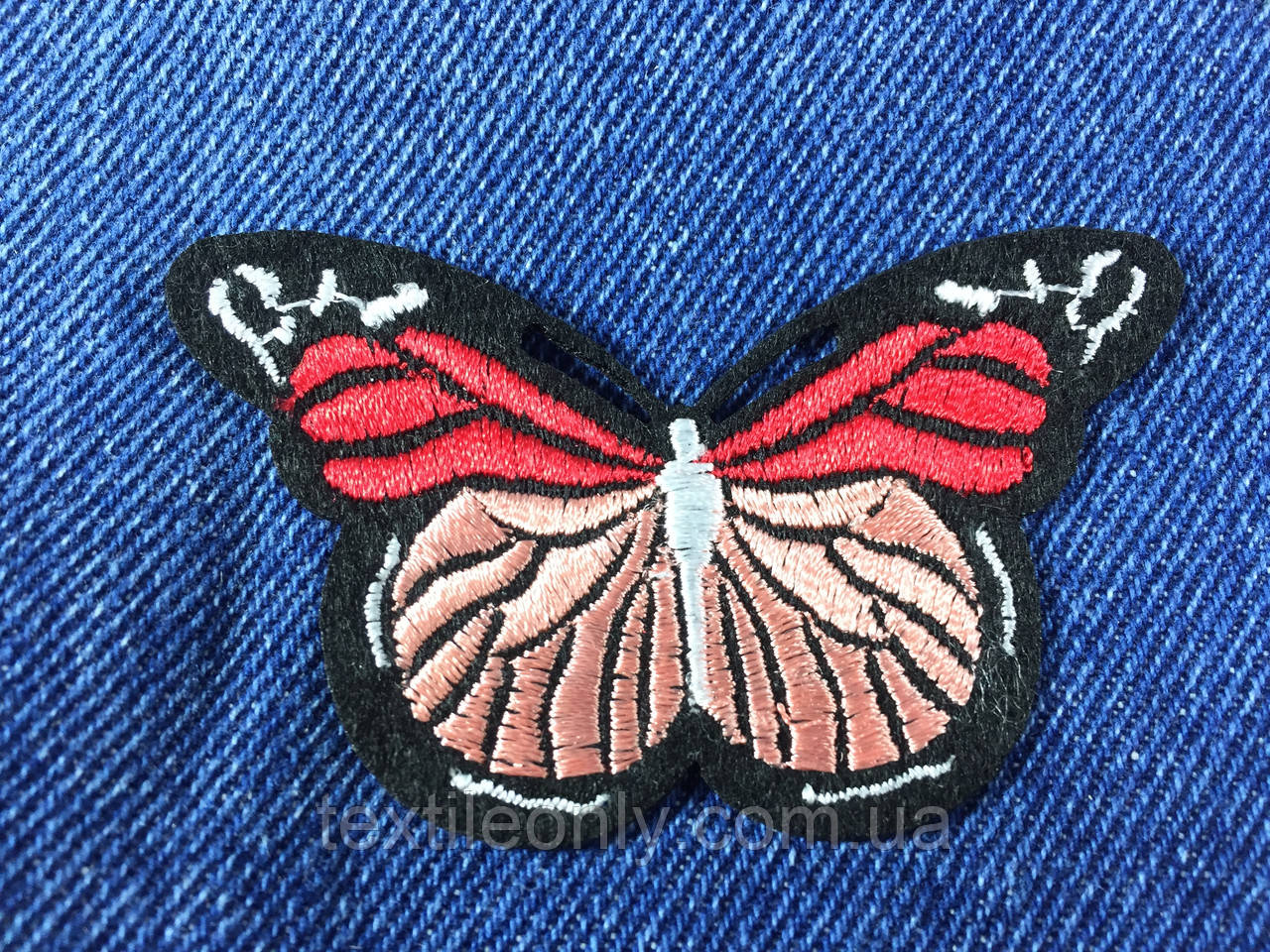 Нашивка метелик червона 75х45 мм