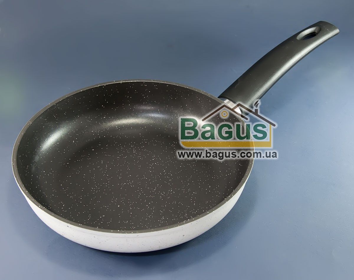 Сковорода (d-22 см, h-5 см) чорно-біла з антипригарним покриттям без кришки "Атлас" Біол (22138P)