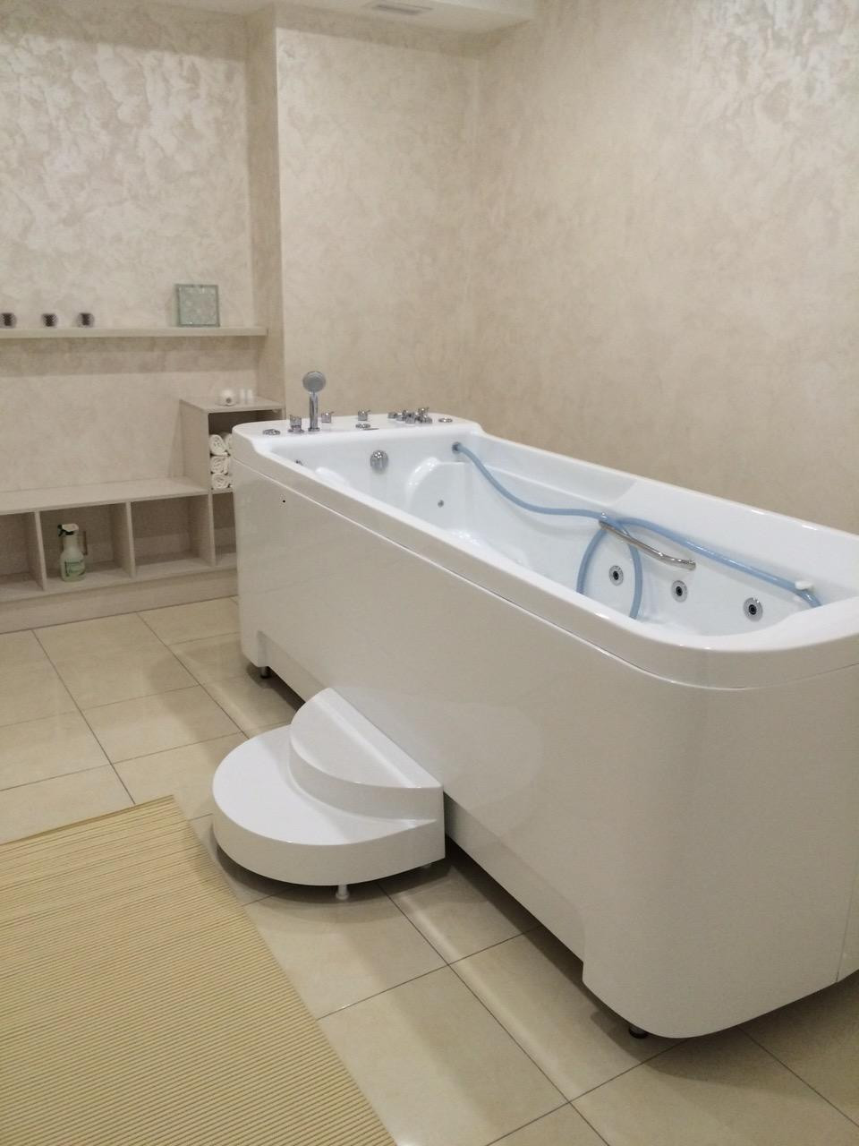 Ванна для підводного гідро масажу Aquilon TM Polypromsyntes