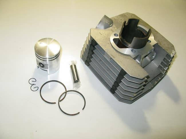 

Цилиндр (поршневая ) Минск в сборе