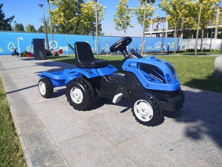 

Детский трактор на педалях с прицепом, Педальный трактор MMX MICROMAX синий