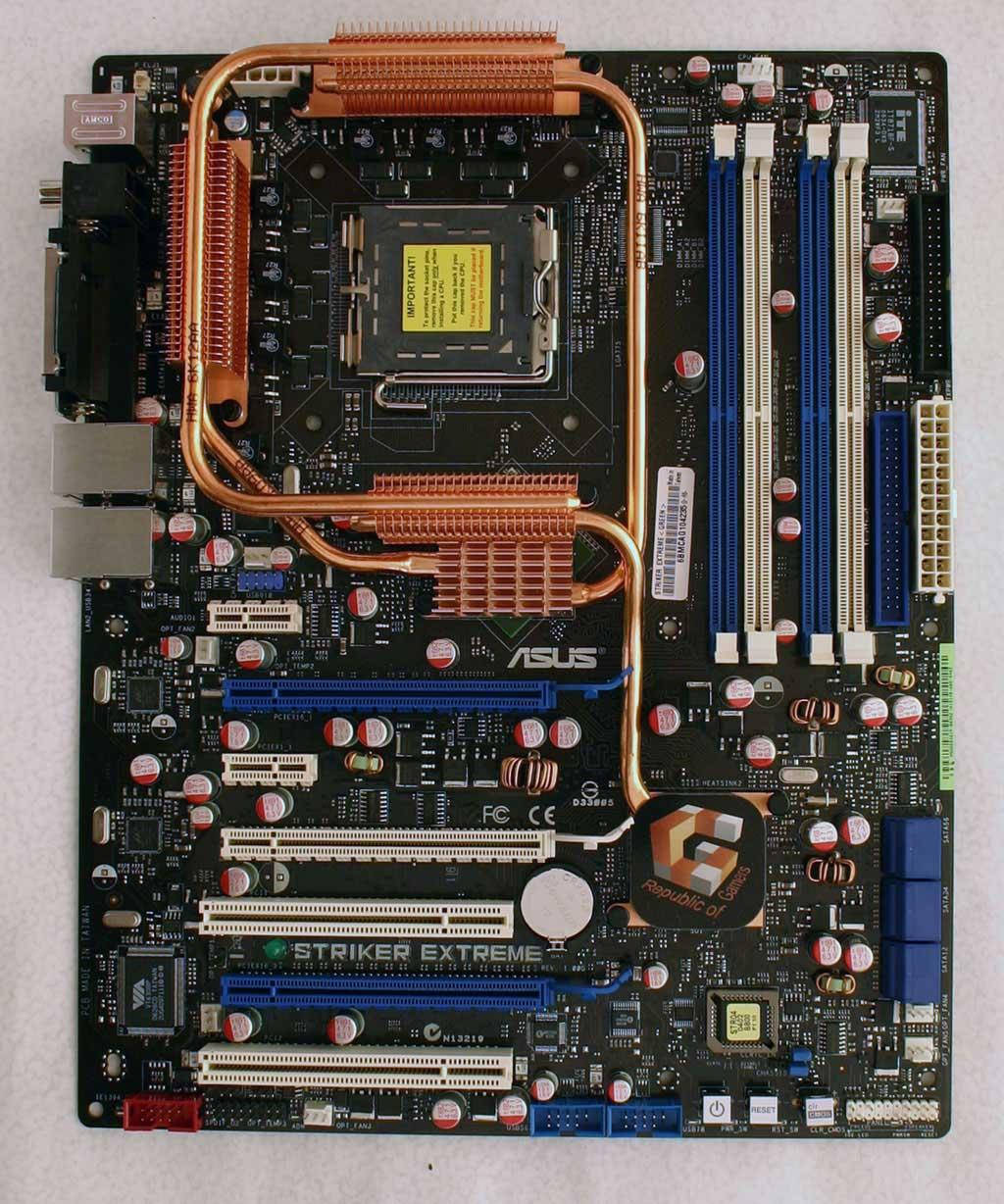 

Материнская плата Asus Striker Extreme