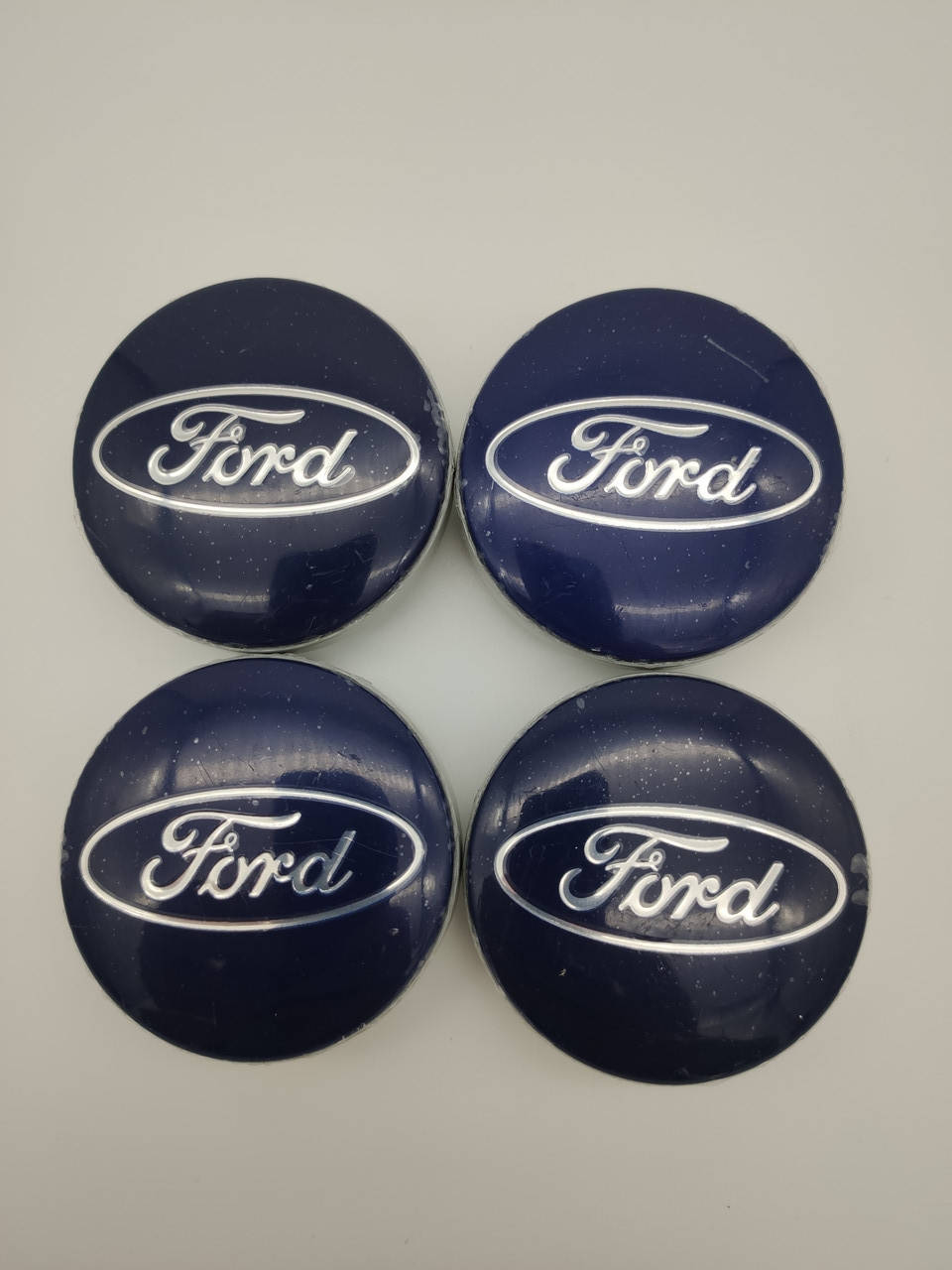 

Заглушка (колпачок) центрального отверстия литого диска Ford. Диаметр 54мм