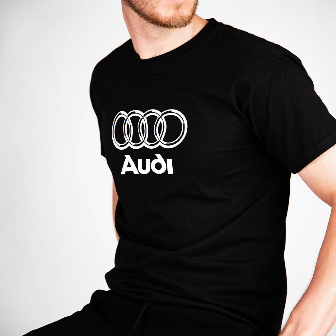 

Футболка мужская AUDI большое белое лого, Футболка чоловіча Ауді велике біле лого