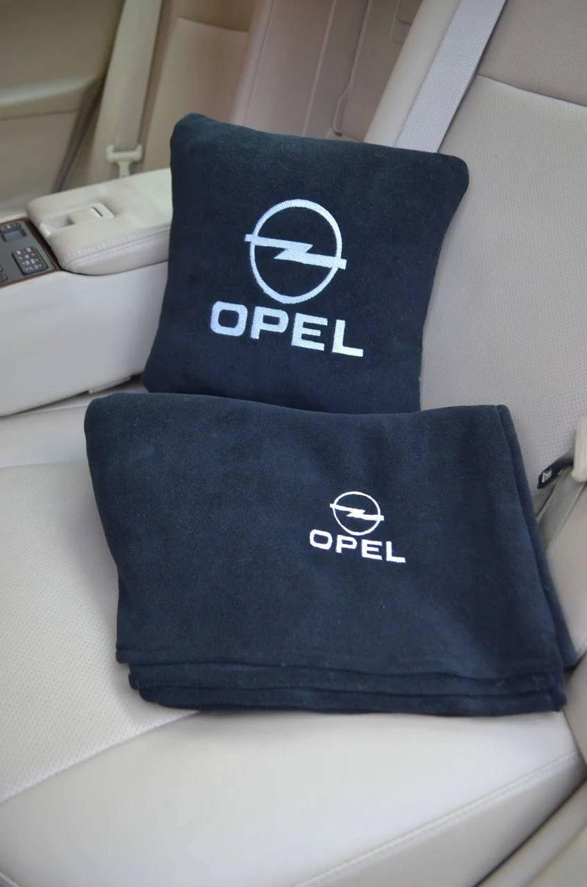 

Плед с подушкой в машину с логотипом авто Opel